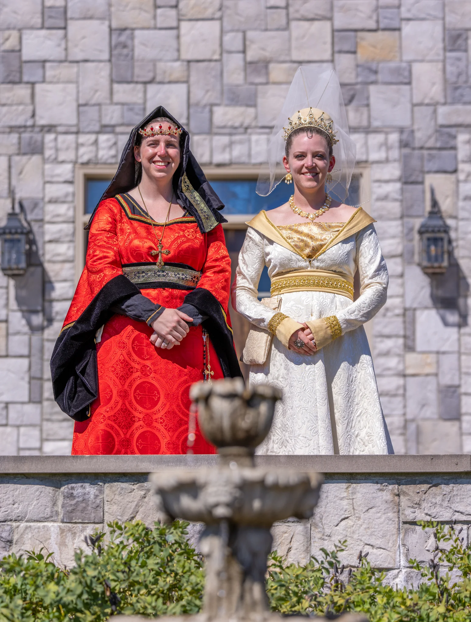 The red and white queens of the Faire