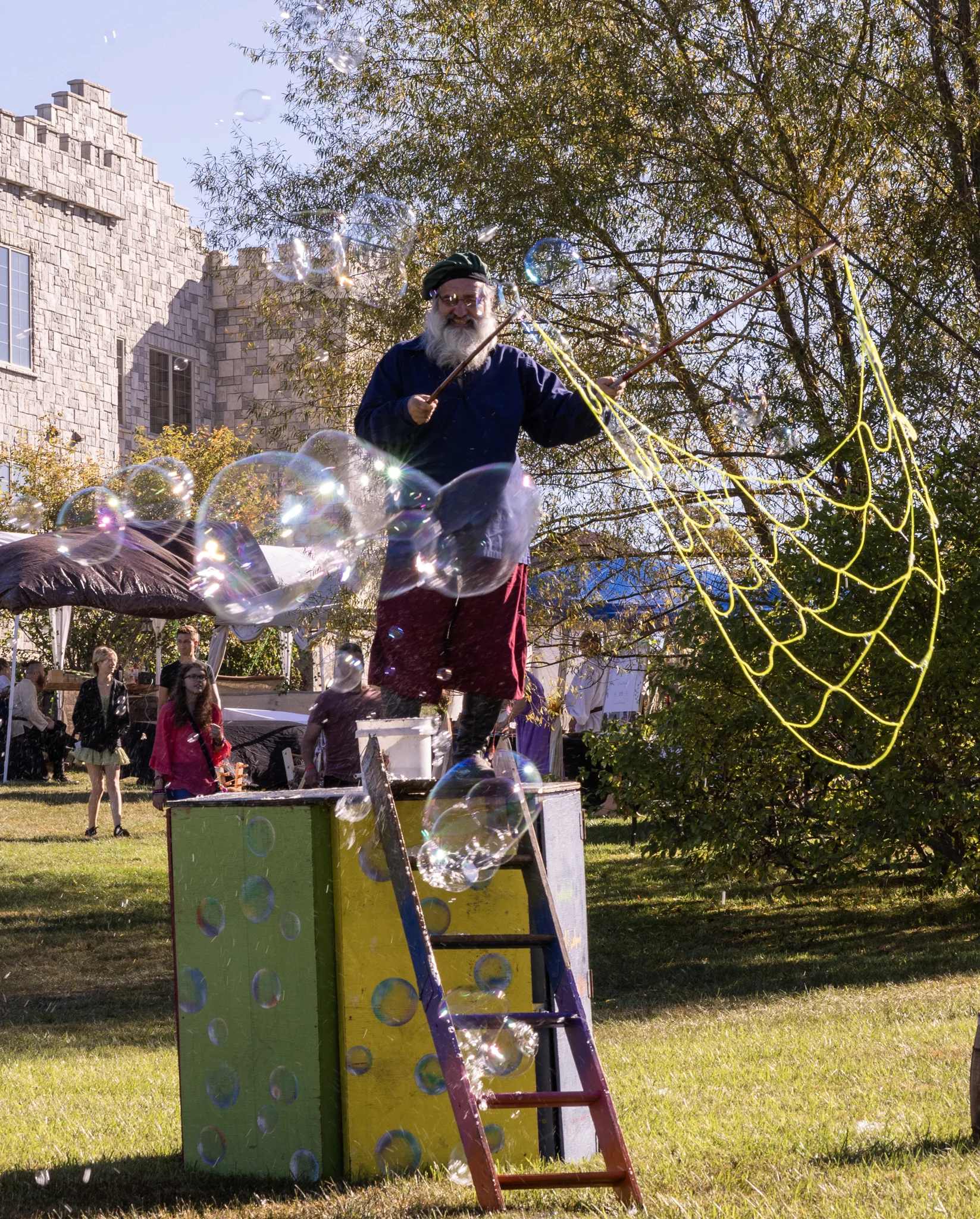 Making giant bubbles